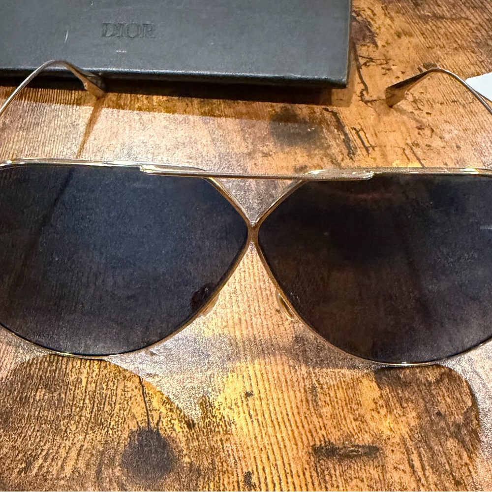 Dior Elegant White and Black Card